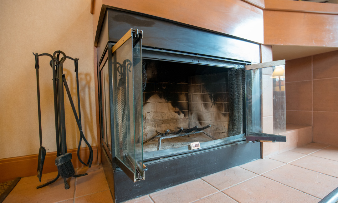 Premier Loft Condo 4Q - Fireplace